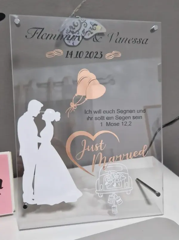 Personalisierter Acrylständer – Einzigartiges Geschenk mit Namen, Datum & Wunschmotiv – Bild 5