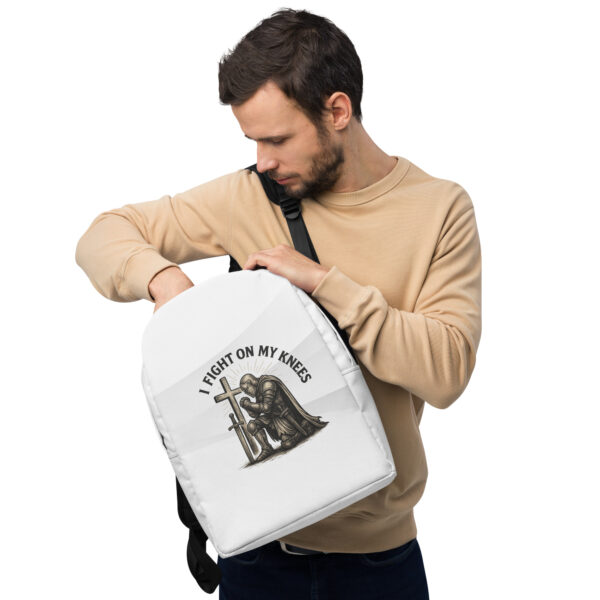 I Fight On My Knees | Minimalistischer Rucksack – Bild 5