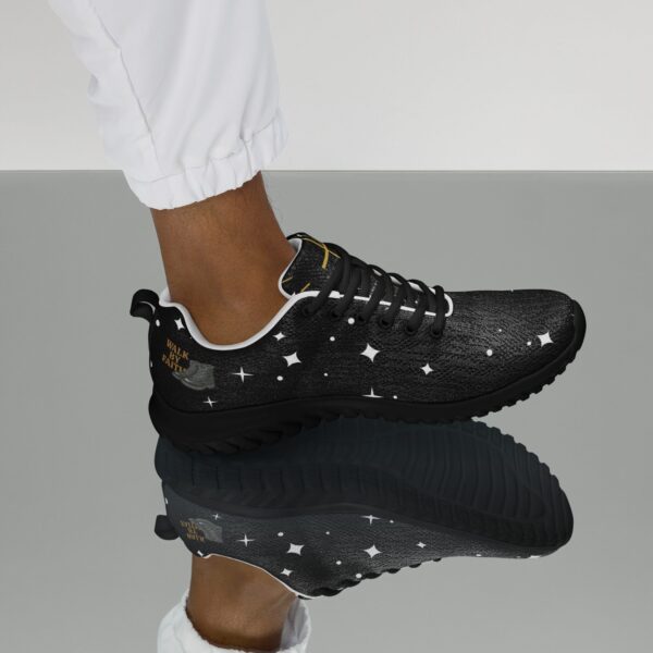 Walk by Faith – Herren-Sneaker mit goldenem Kreuz – Bild 7