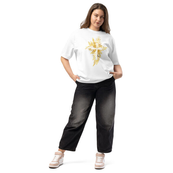 Yeshua – Golden Cross Edition |  Schweres oversized T-Shirt für alle – Bild 7