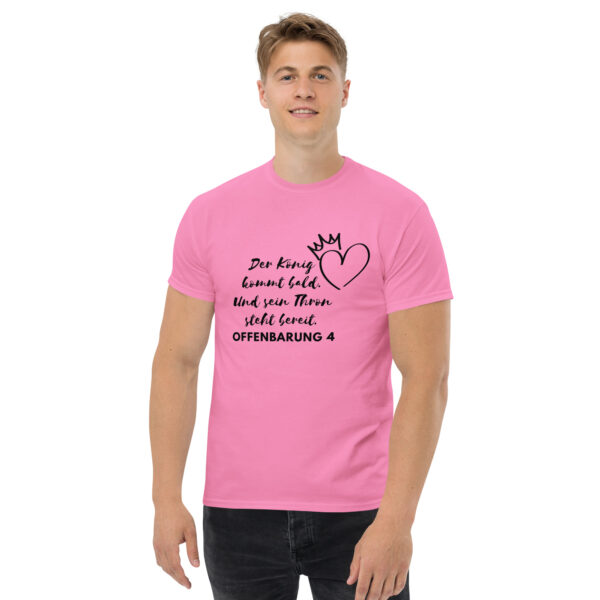 Der König kommt bald mit Motiv | T-Shirt für alle – Bild 12