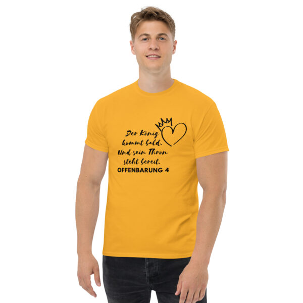 Der König kommt bald mit Motiv | T-Shirt für alle – Bild 13