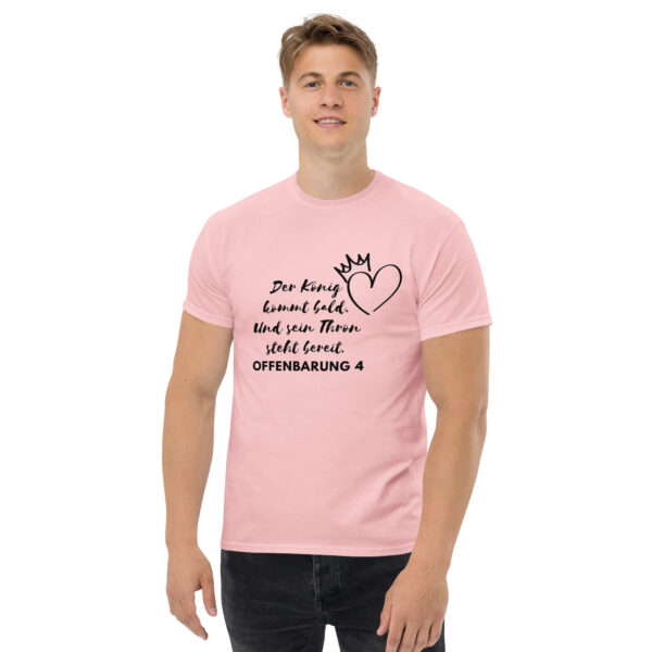 Der König kommt bald mit Motiv | T-Shirt für alle – Bild 16