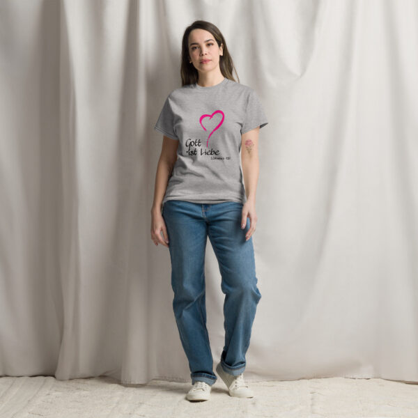 Gott ist Liebe Motiv 1 - T-Shirt für alle – Bild 5