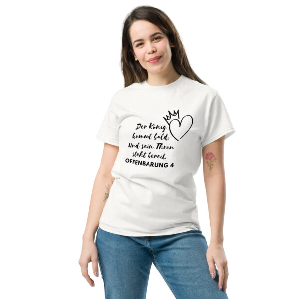 Der König kommt bald mit Motiv | T-Shirt für alle – Bild 10