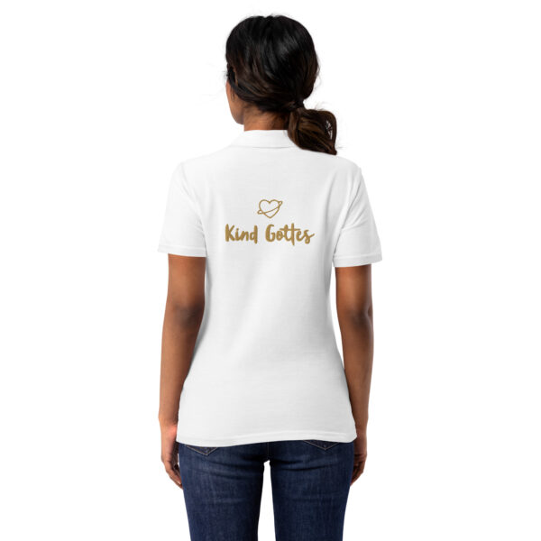 Strahlendes Kreuz – Kind Gottes Edition | Piqué-Poloshirt für Damen | beidseitige Stickerei – Bild 8